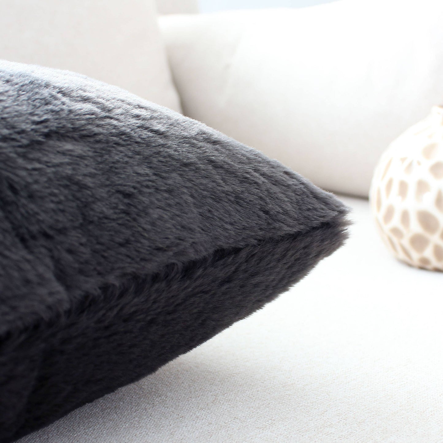 Coussin effet fourrure, déhoussable, 40x40cm, RABBIT POP