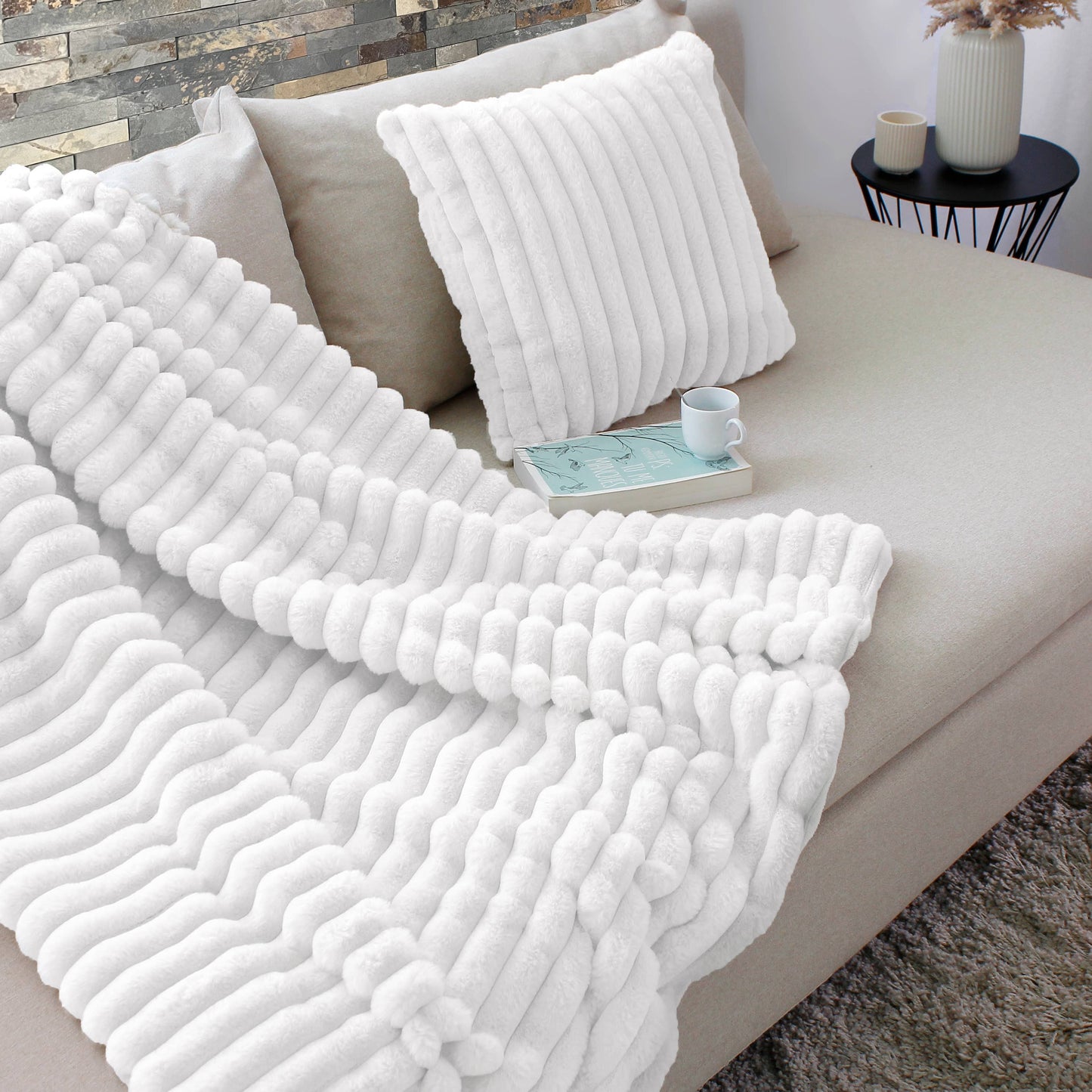 Coussin fourrure