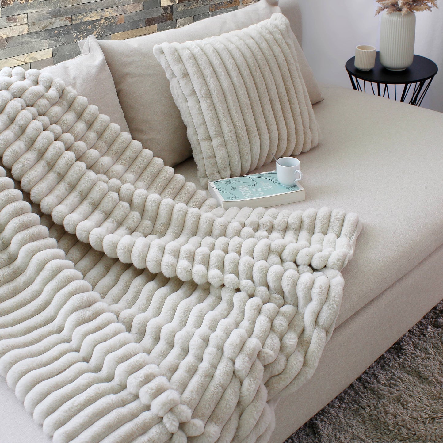 Coussin fourrure
