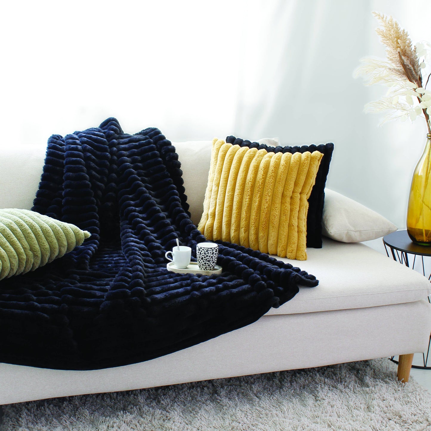 Coussin fourrure